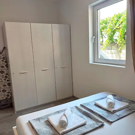 A&a - Free Private Parking